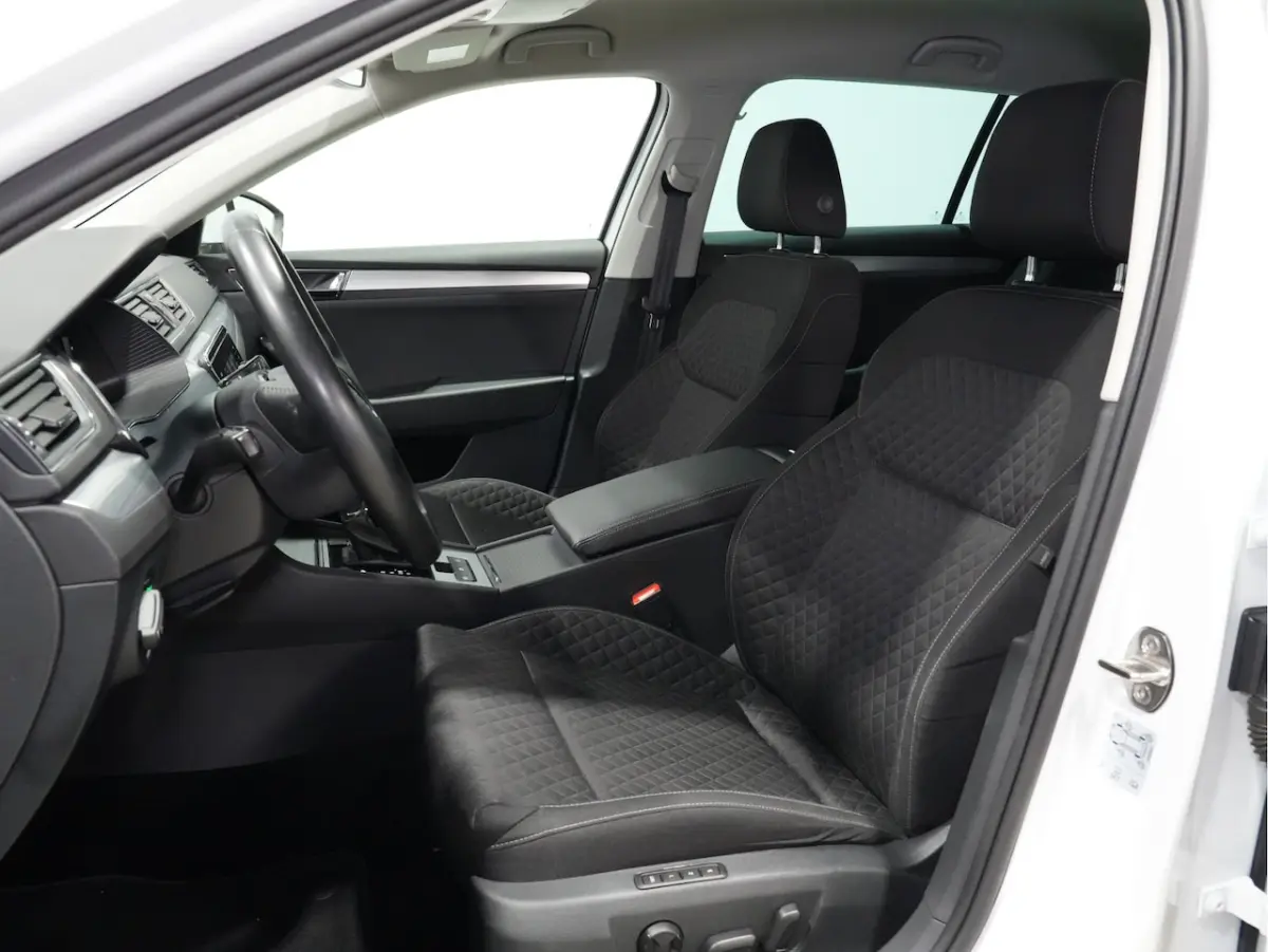 1.4 TSI iV 204pk PHEV Business Edition Plus Trekhaak | Camera | Memory | Carplay | 18" | N
