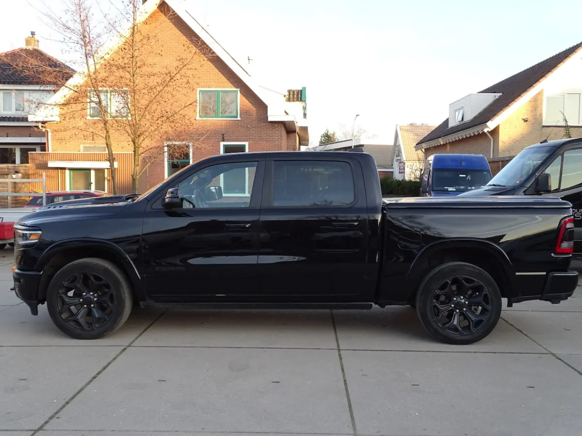 5.7 V8 4x4 Crew Cab Limited