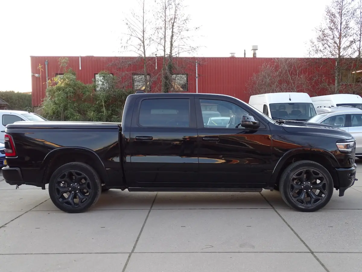 5.7 V8 4x4 Crew Cab Limited