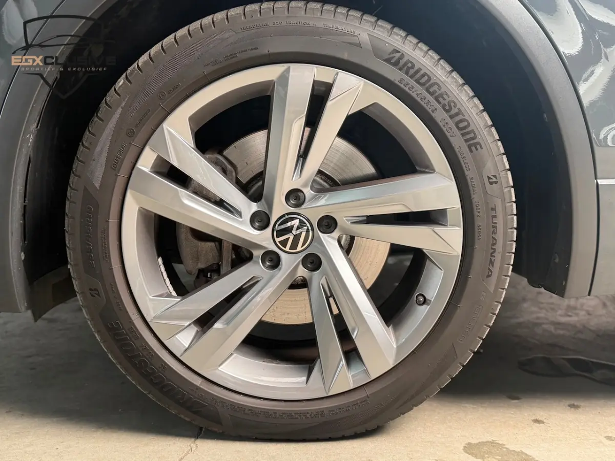 1.4 TSI eHybrid R-Line Business+ Pano / Massage / 360Cam