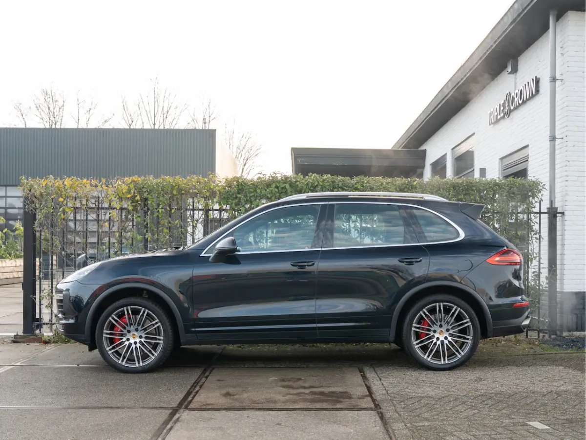 4.8 Turbo | Bose | Luchtvering | Panoramadak