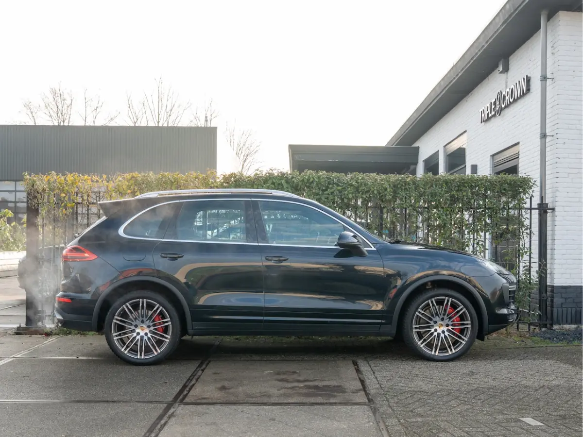 4.8 Turbo | Bose | Luchtvering | Panoramadak