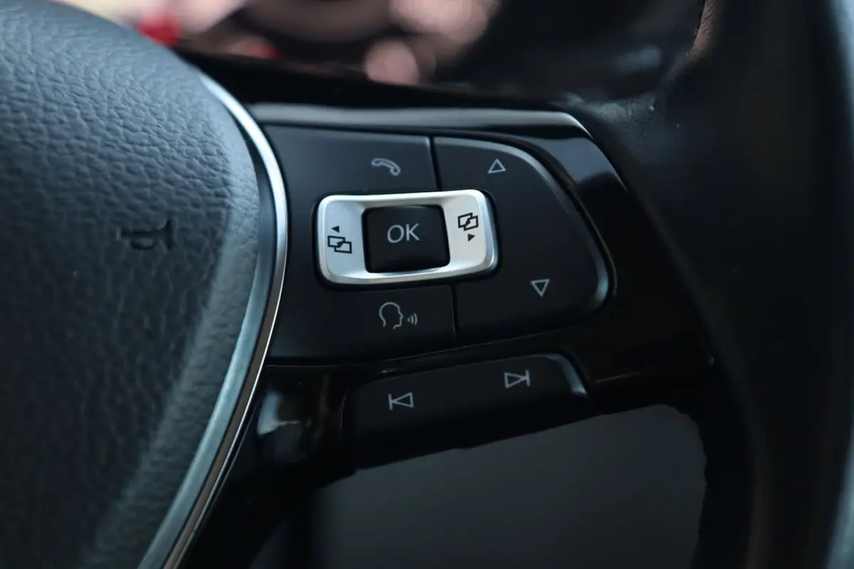 2.0 TSI 4Motion Highline 7p. / PANODAK / VIRTUAL / ACC / CARPLAY