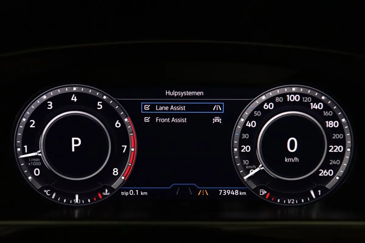 2.0 TSI 4Motion Highline 7p. / PANODAK / VIRTUAL / ACC / CARPLAY