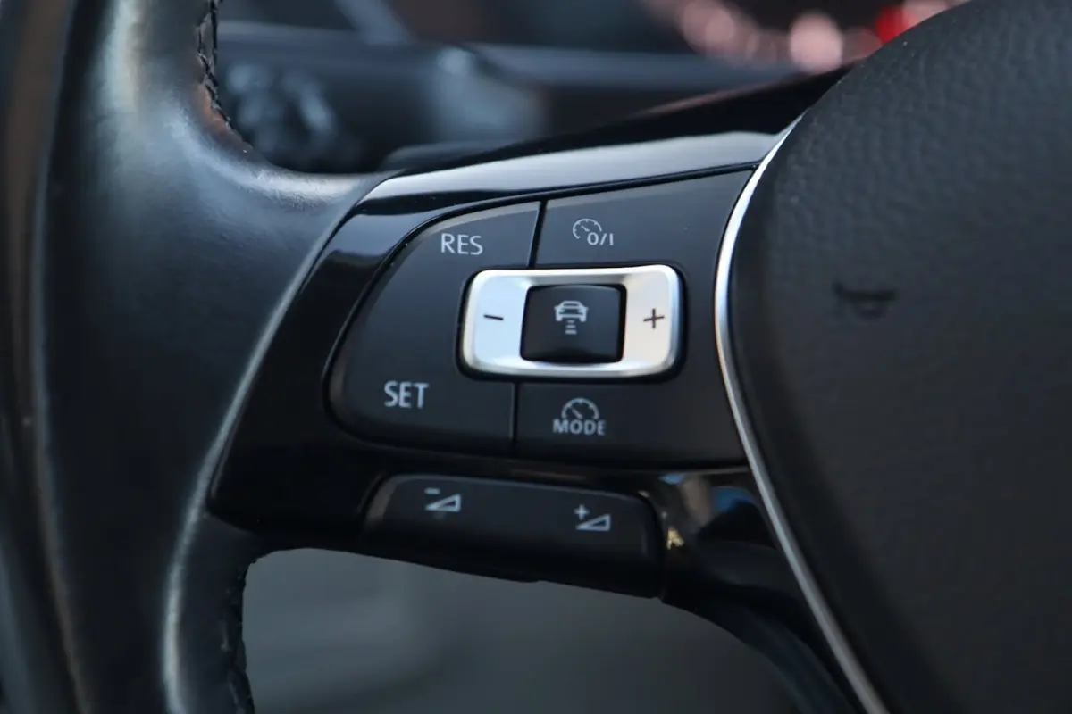 2.0 TSI 4Motion Highline 7p. / PANODAK / VIRTUAL / ACC / CARPLAY