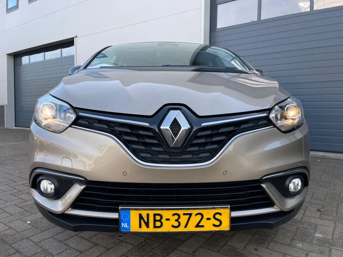 1.2 TCe Intens/Dealer-onderhouden/Camera/Navi/Cruise-c/Climate-c/Trekaak/kylles/Park Assis