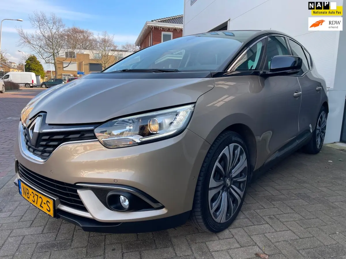 1.2 TCe Intens/Dealer-onderhouden/Camera/Navi/Cruise-c/Climate-c/Trekaak/kylles/Park Assis