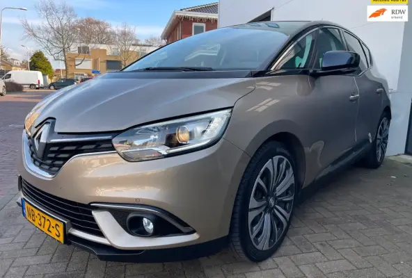 1.2 TCe Intens/Dealer-onderhouden/Camera/Navi/Cruise-c/Climate-c/Trekaak/kylles/Park Assis