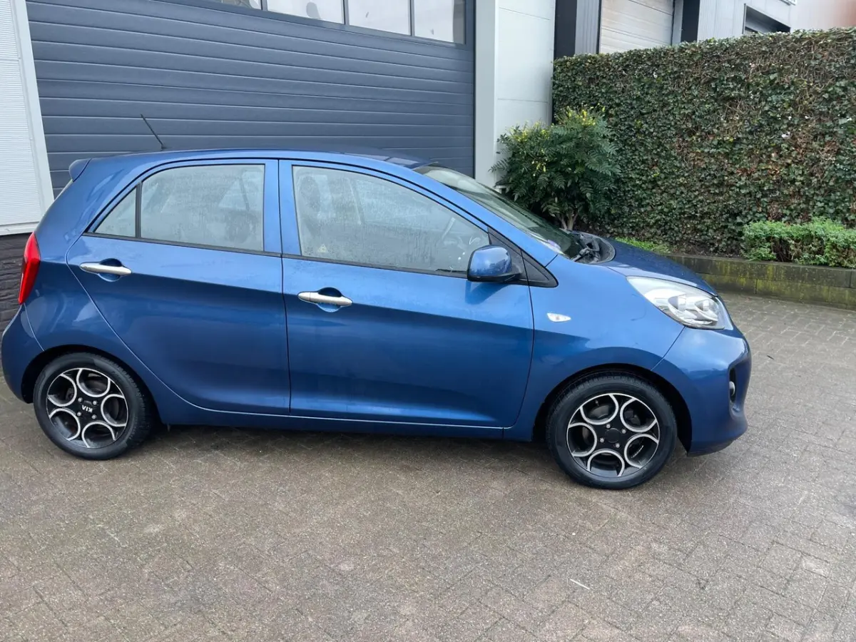 1.0 CVVT DynamicLine/Cruise-c/Climate-c/Dealer-onderhouden/Mooie auto/Bluetooth