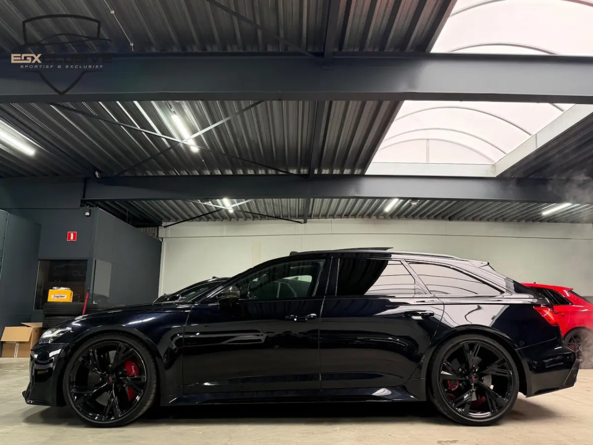QUATTRO Zie beschrijving/Ceramic/Pano/Carbon/Alcantara/Akrapovic