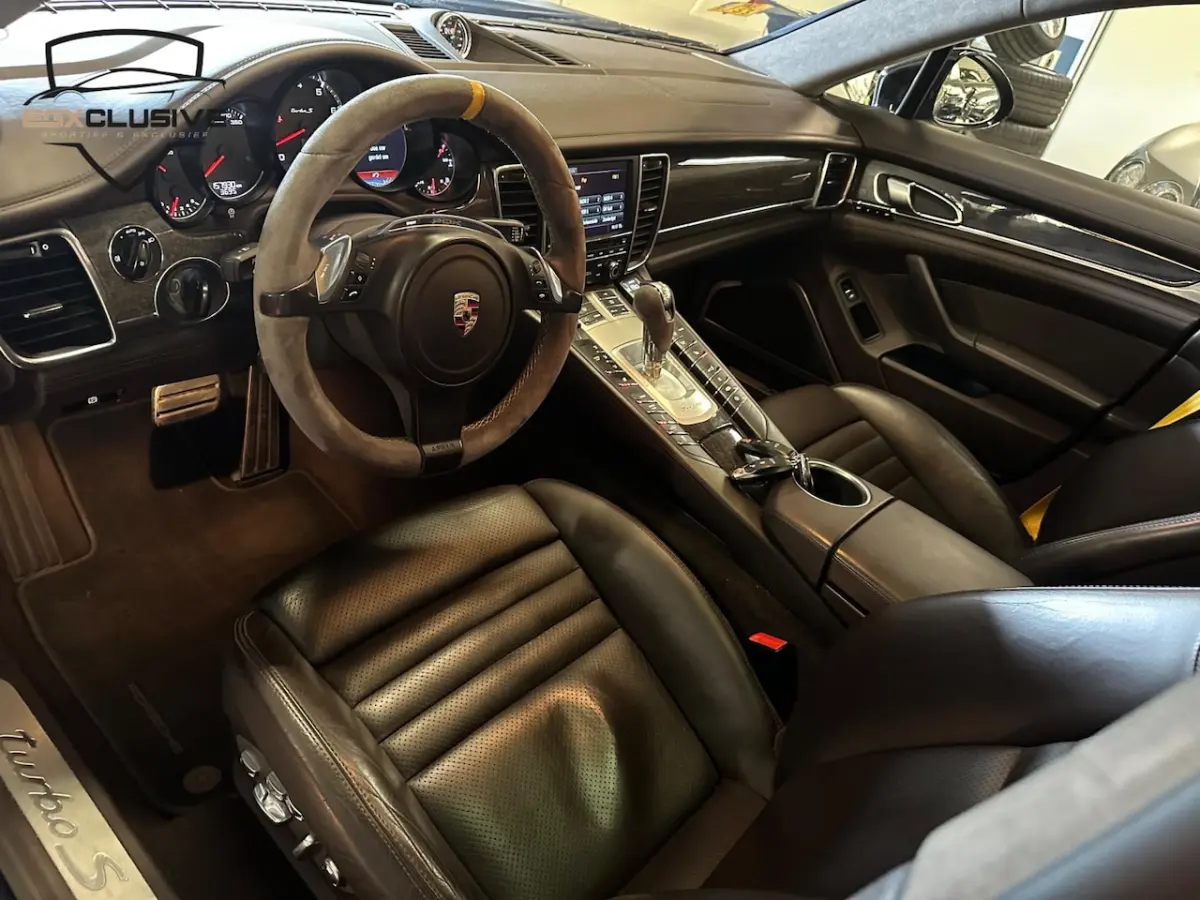 4.8 Turbo S Ceramic/Burmester/Chrono 551PK/Alcantara