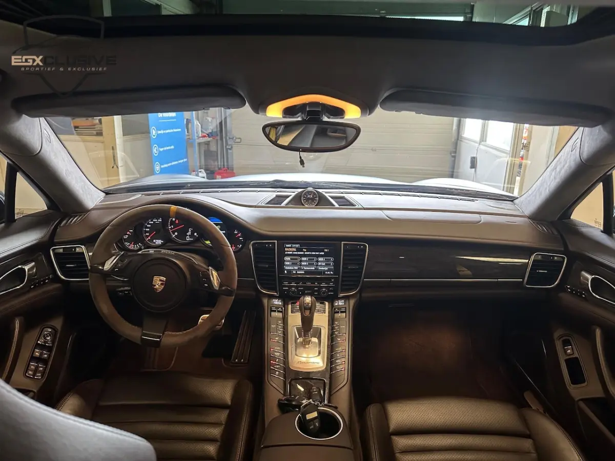 4.8 Turbo S Ceramic/Burmester/Chrono 551PK/Alcantara