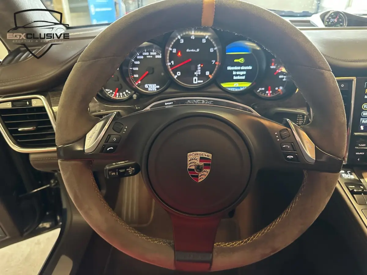 4.8 Turbo S Ceramic/Burmester/Chrono 551PK/Alcantara