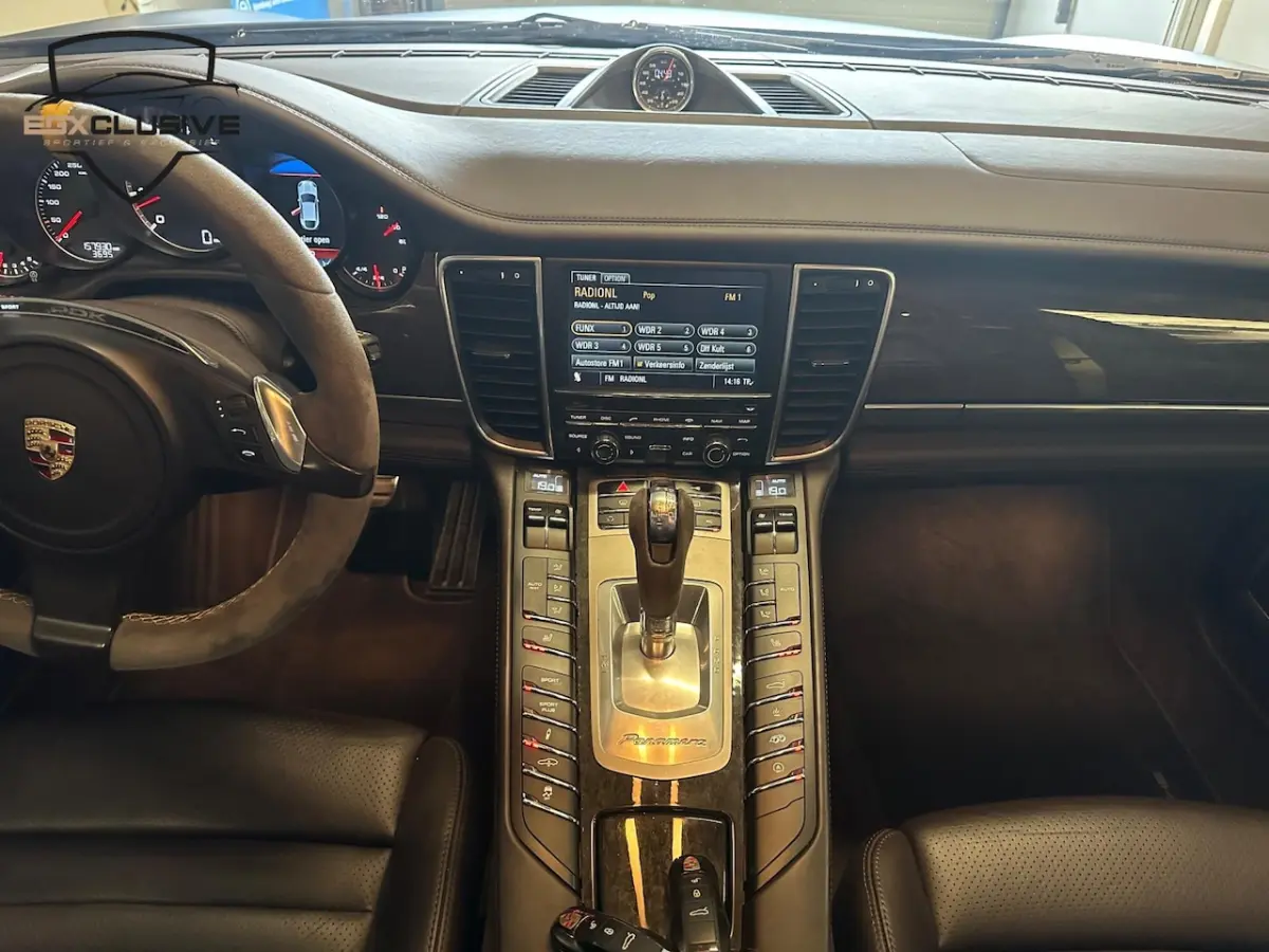 4.8 Turbo S Ceramic/Burmester/Chrono 551PK/Alcantara
