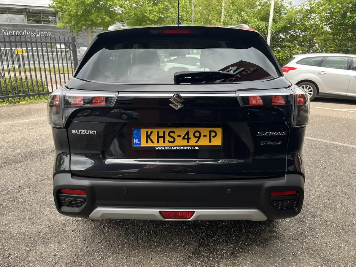1.5 Hybrid Style // ADAPT. CRUISE // DODEHOEK // STOELVERWARMING // CAMERA // APPLE-ANDROI