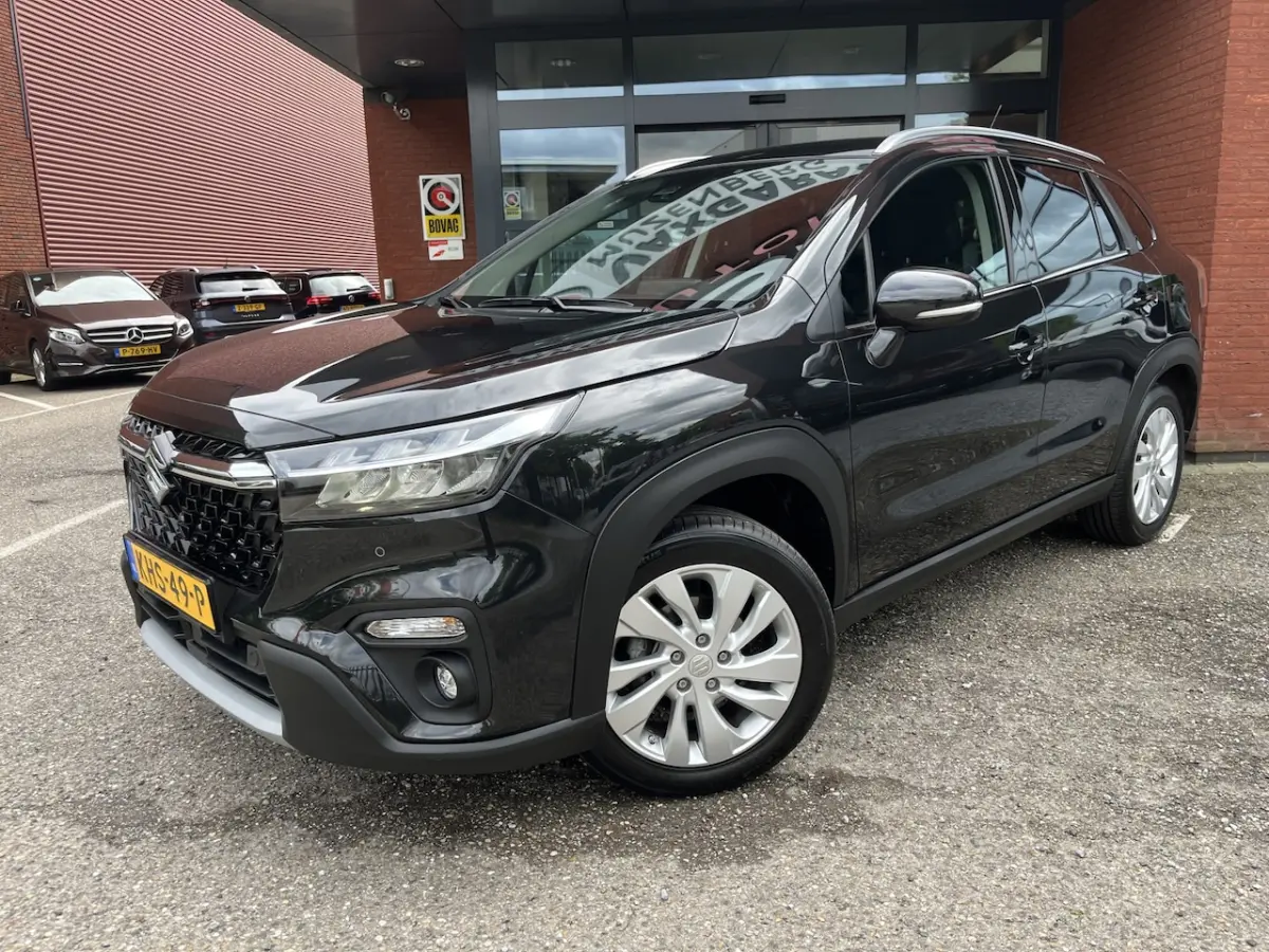 1.5 Hybrid Style // ADAPT. CRUISE // DODEHOEK // STOELVERWARMING // CAMERA // APPLE-ANDROI