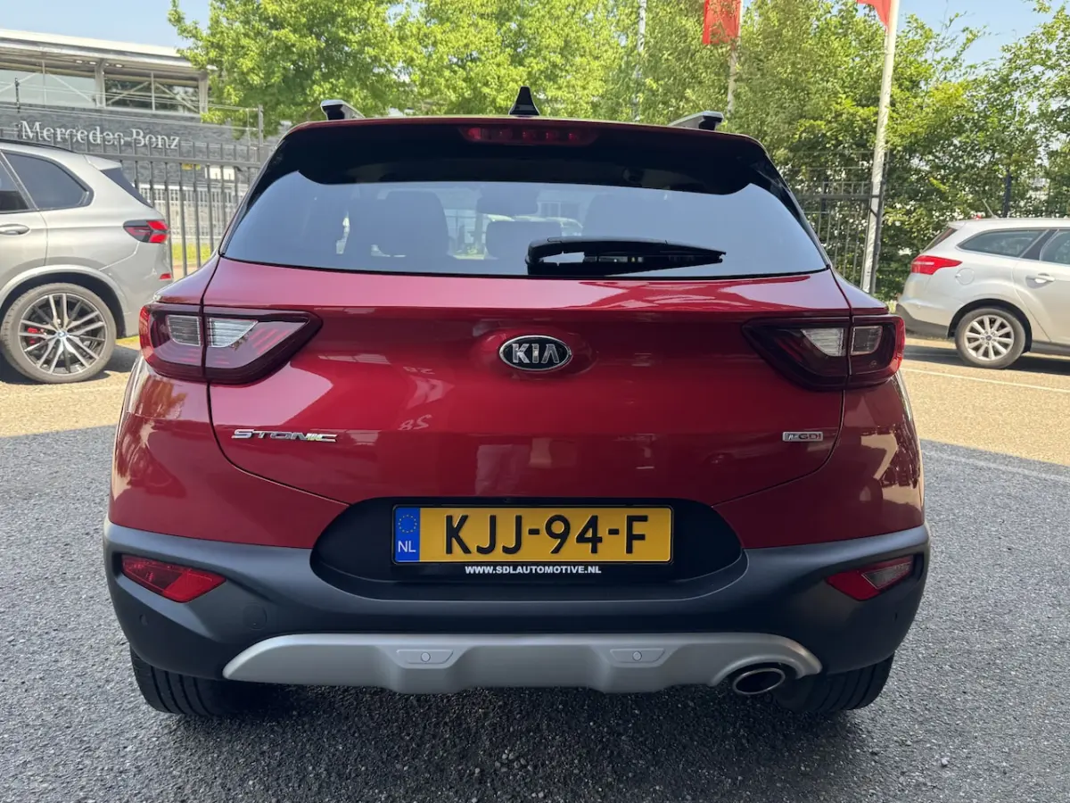 1.0 T-GDi ExecutiveLine // NAVI // CAMERA // CLIMA // CRUISE // DODENHOEK SENSOR // LEDERE
