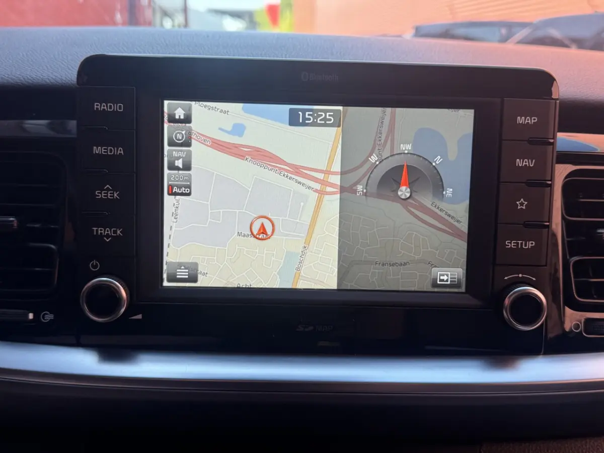 1.0 T-GDi ExecutiveLine // NAVI // CAMERA // CLIMA // CRUISE // DODENHOEK SENSOR // LEDERE