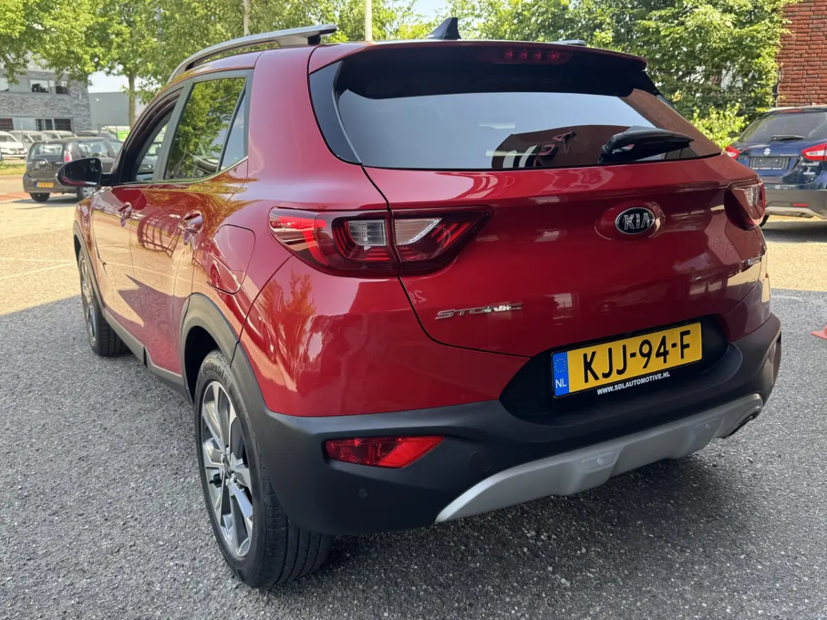 1.0 T-GDi ExecutiveLine // NAVI // CAMERA // CLIMA // CRUISE // DODENHOEK SENSOR // LEDERE