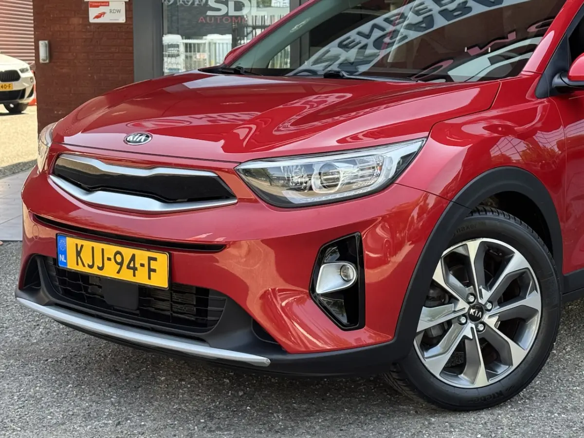 1.0 T-GDi ExecutiveLine // NAVI // CAMERA // CLIMA // CRUISE // DODENHOEK SENSOR // LEDERE