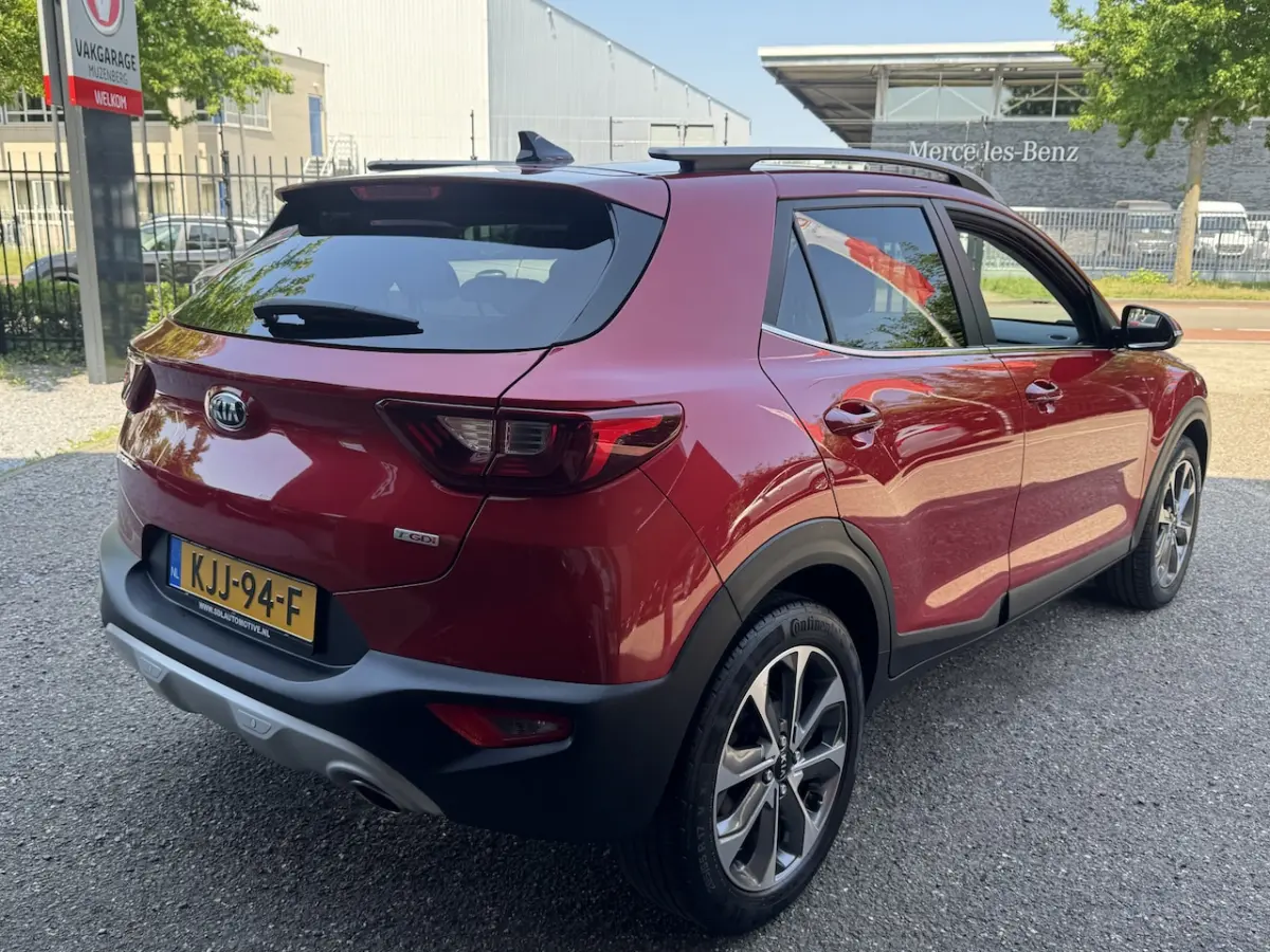 1.0 T-GDi ExecutiveLine // NAVI // CAMERA // CLIMA // CRUISE // DODENHOEK SENSOR // LEDERE