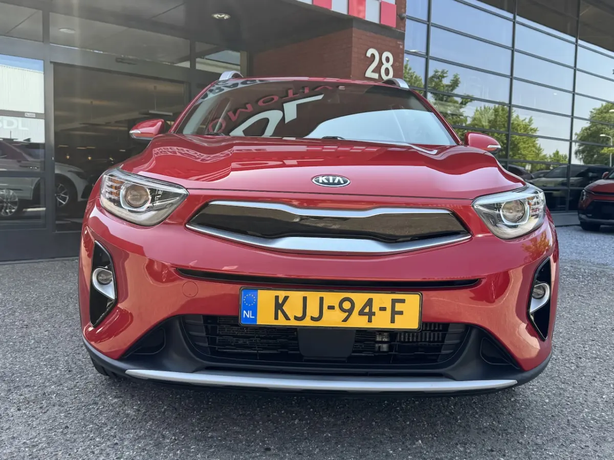 1.0 T-GDi ExecutiveLine // NAVI // CAMERA // CLIMA // CRUISE // DODENHOEK SENSOR // LEDERE