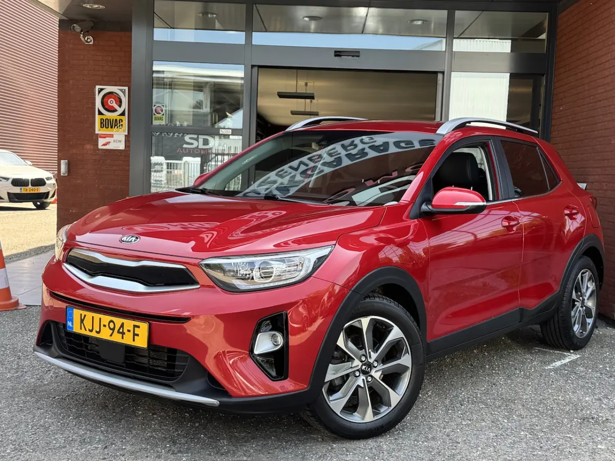 1.0 T-GDi ExecutiveLine // NAVI // CAMERA // CLIMA // CRUISE // DODENHOEK SENSOR // LEDERE