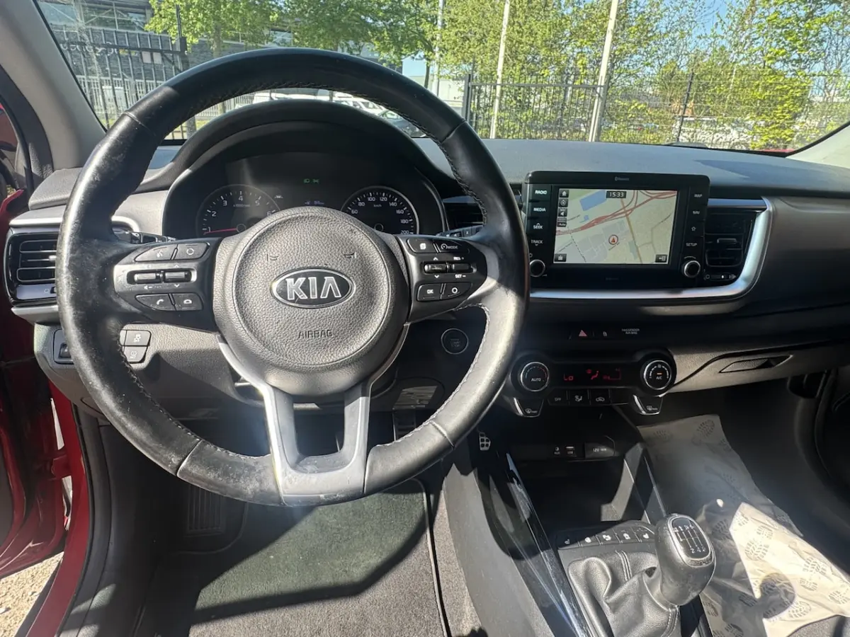 1.0 T-GDi ExecutiveLine // NAVI // CAMERA // CLIMA // CRUISE // DODENHOEK SENSOR // LEDERE