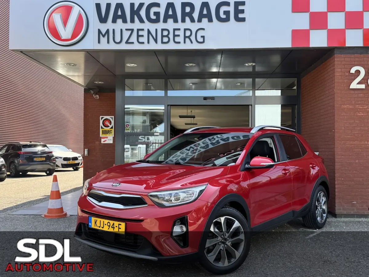 1.0 T-GDi ExecutiveLine // NAVI // CAMERA // CLIMA // CRUISE // DODENHOEK SENSOR // LEDERE