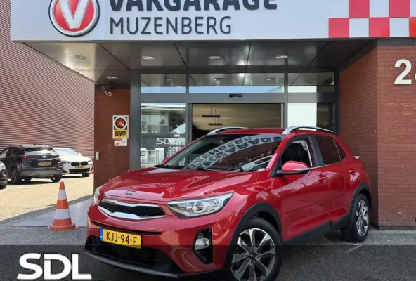 1.0 T-GDi ExecutiveLine // NAVI // CAMERA // CLIMA // CRUISE // DODENHOEK SENSOR // LEDERE