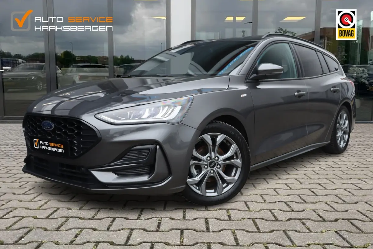 1.0 EcoBoost Hybrid ST Line | ACC | Camera | Winter Pack |