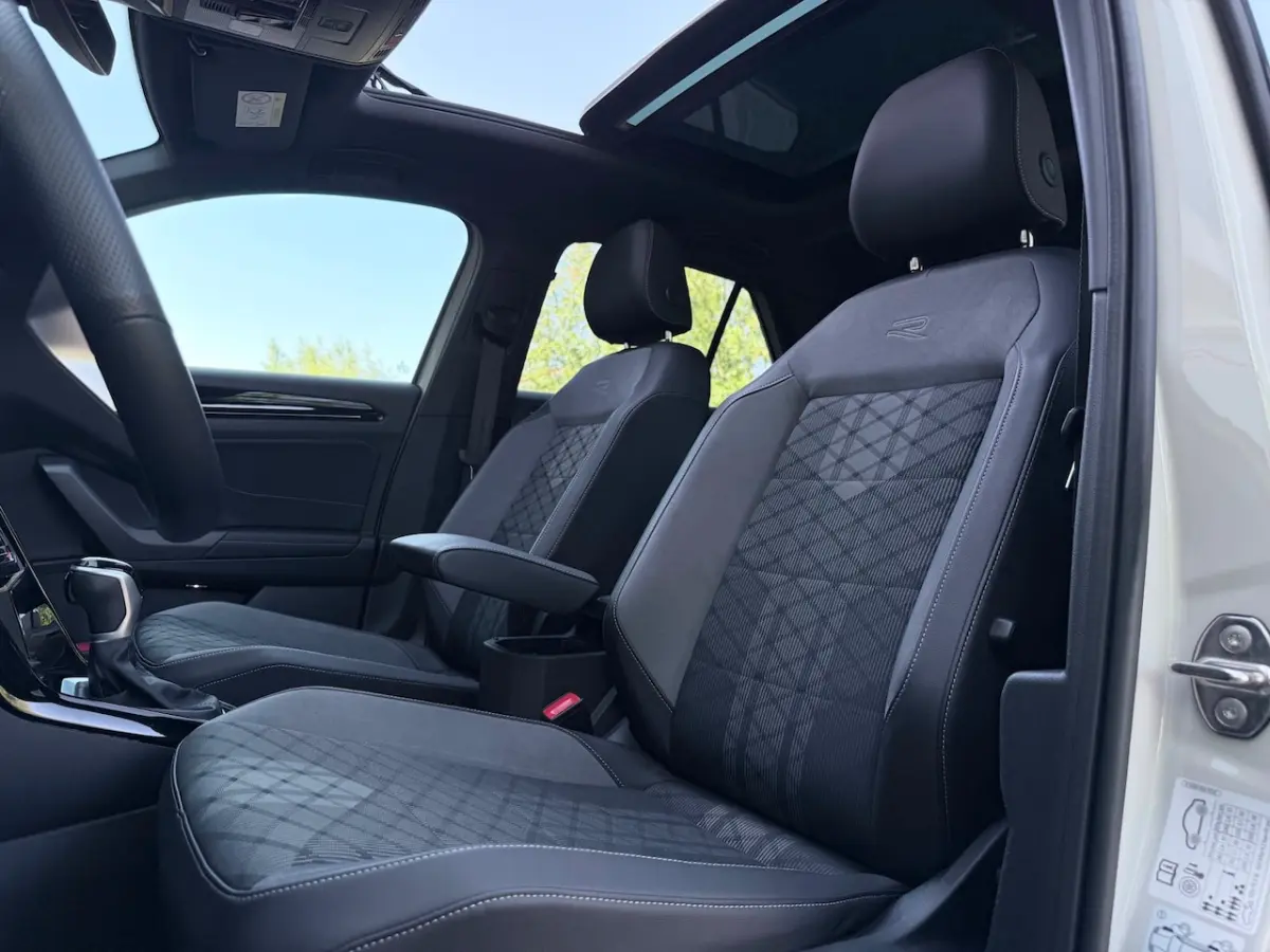 1.5 TSI 3x R-Line Pano/IQ.Light/Beats