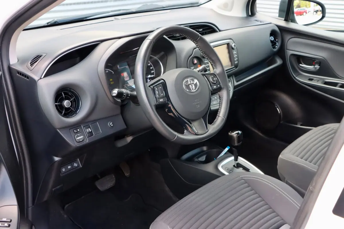 1.5 Hybrid Active | CAMERA | NAVIGATIE | CRUISE | STOELVERWARMING
