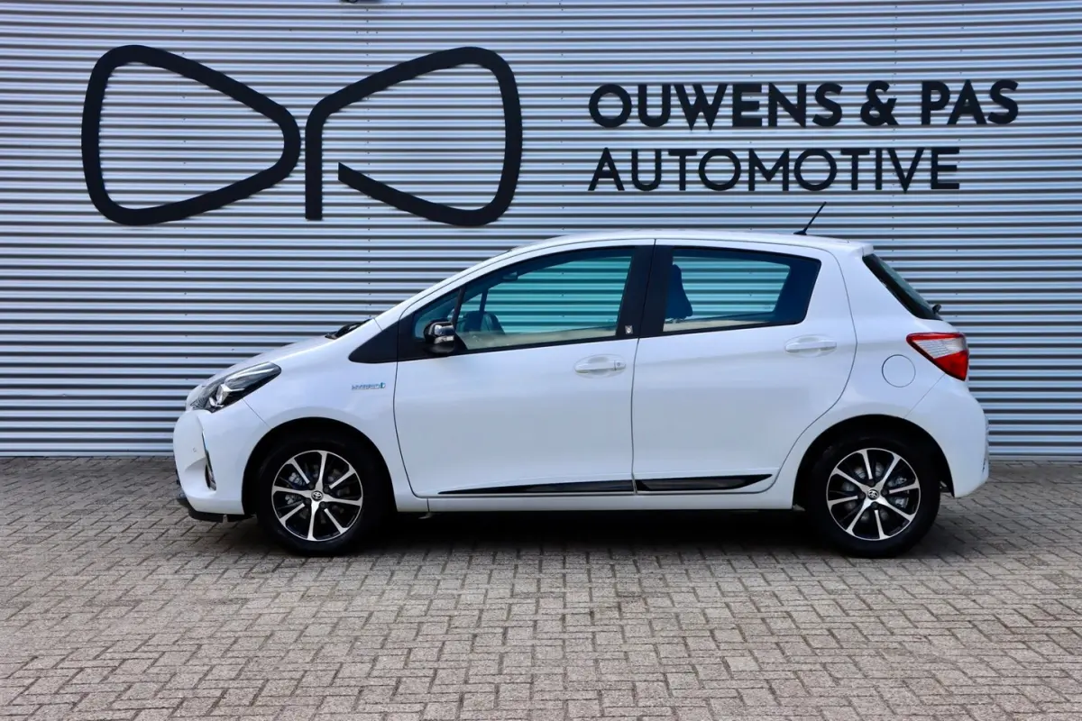 1.5 Hybrid Active | CAMERA | NAVIGATIE | CRUISE | STOELVERWARMING