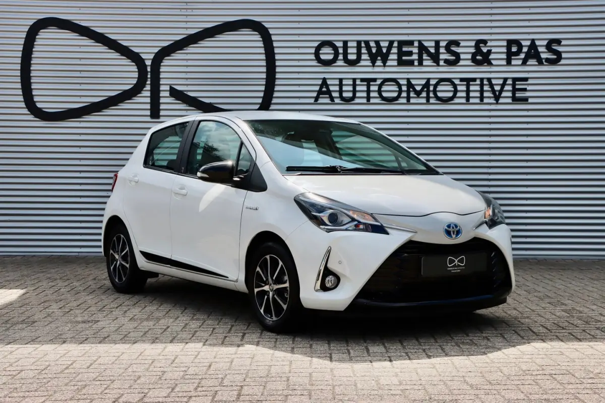 1.5 Hybrid Active | CAMERA | NAVIGATIE | CRUISE | STOELVERWARMING