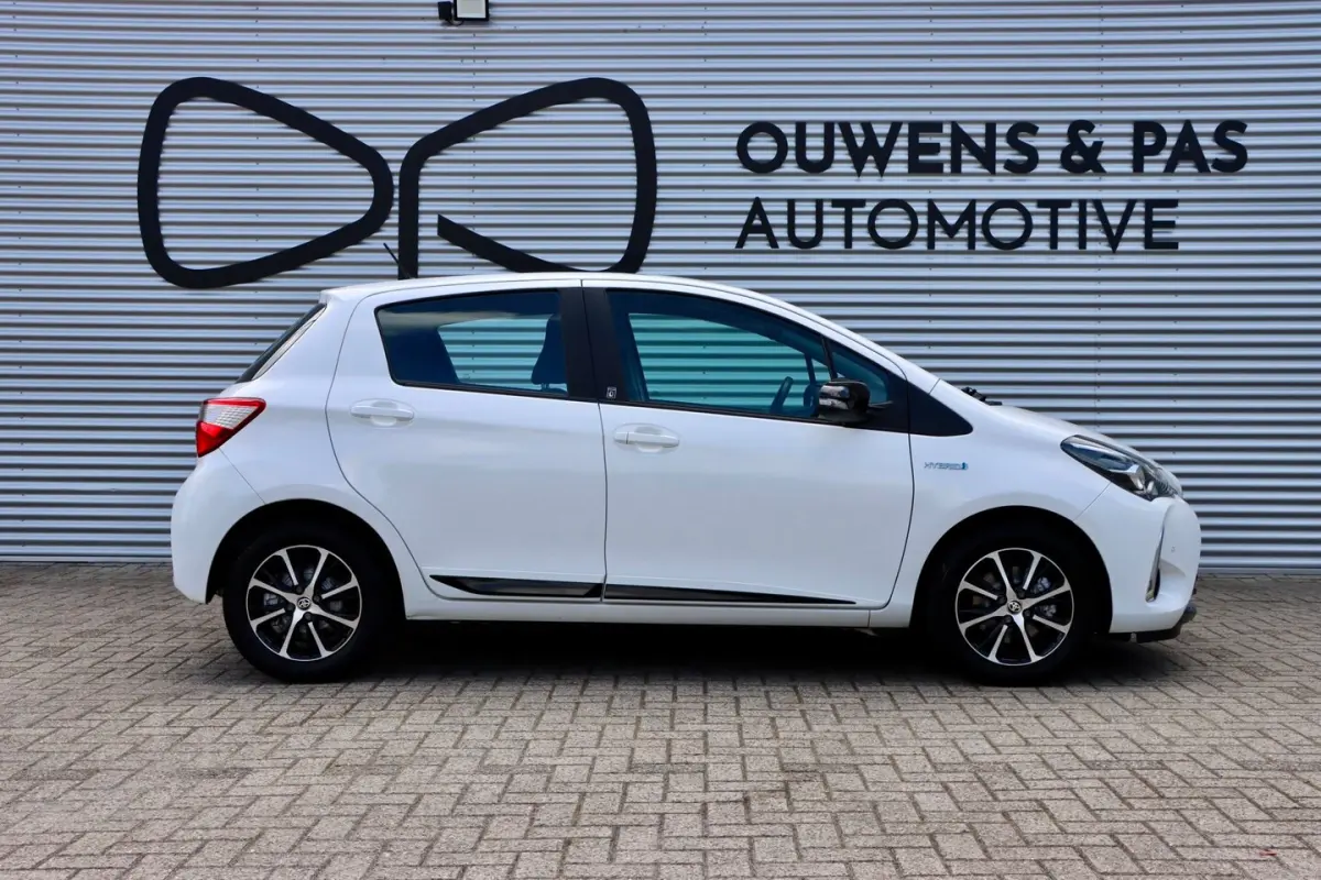 1.5 Hybrid Active | CAMERA | NAVIGATIE | CRUISE | STOELVERWARMING