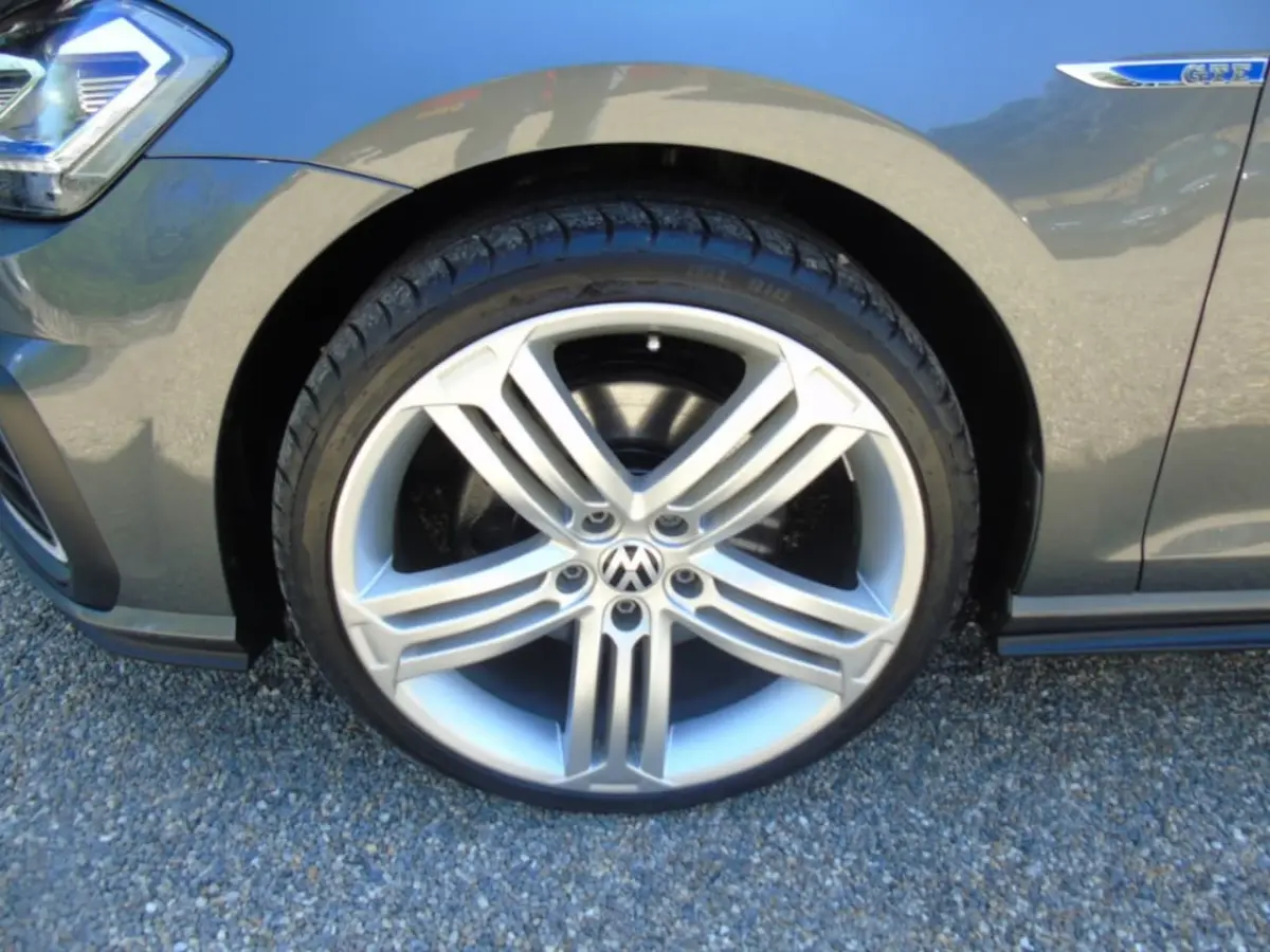 7 Facelift GTE - 2017 - 107dkm - Navi - Xenon - 5 drs