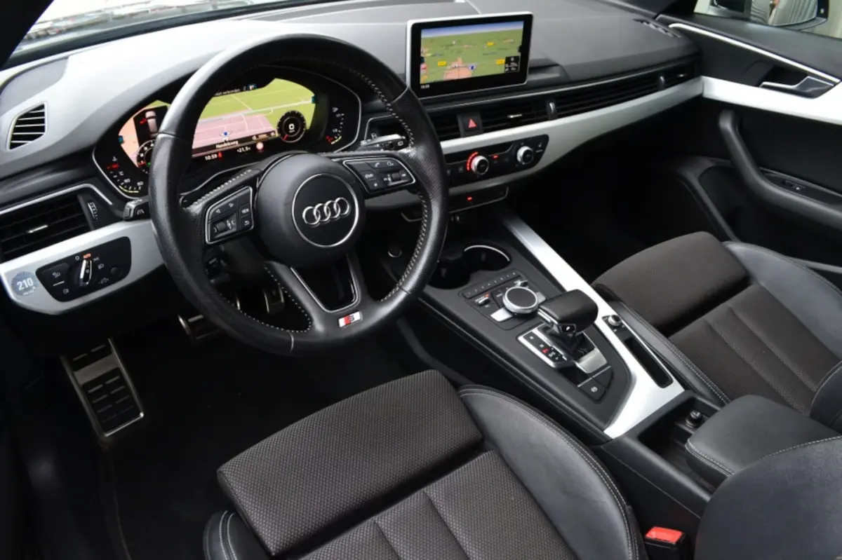 2.0 TFSI S-line 190PK Camera/ACC/LED/19'' Rotor