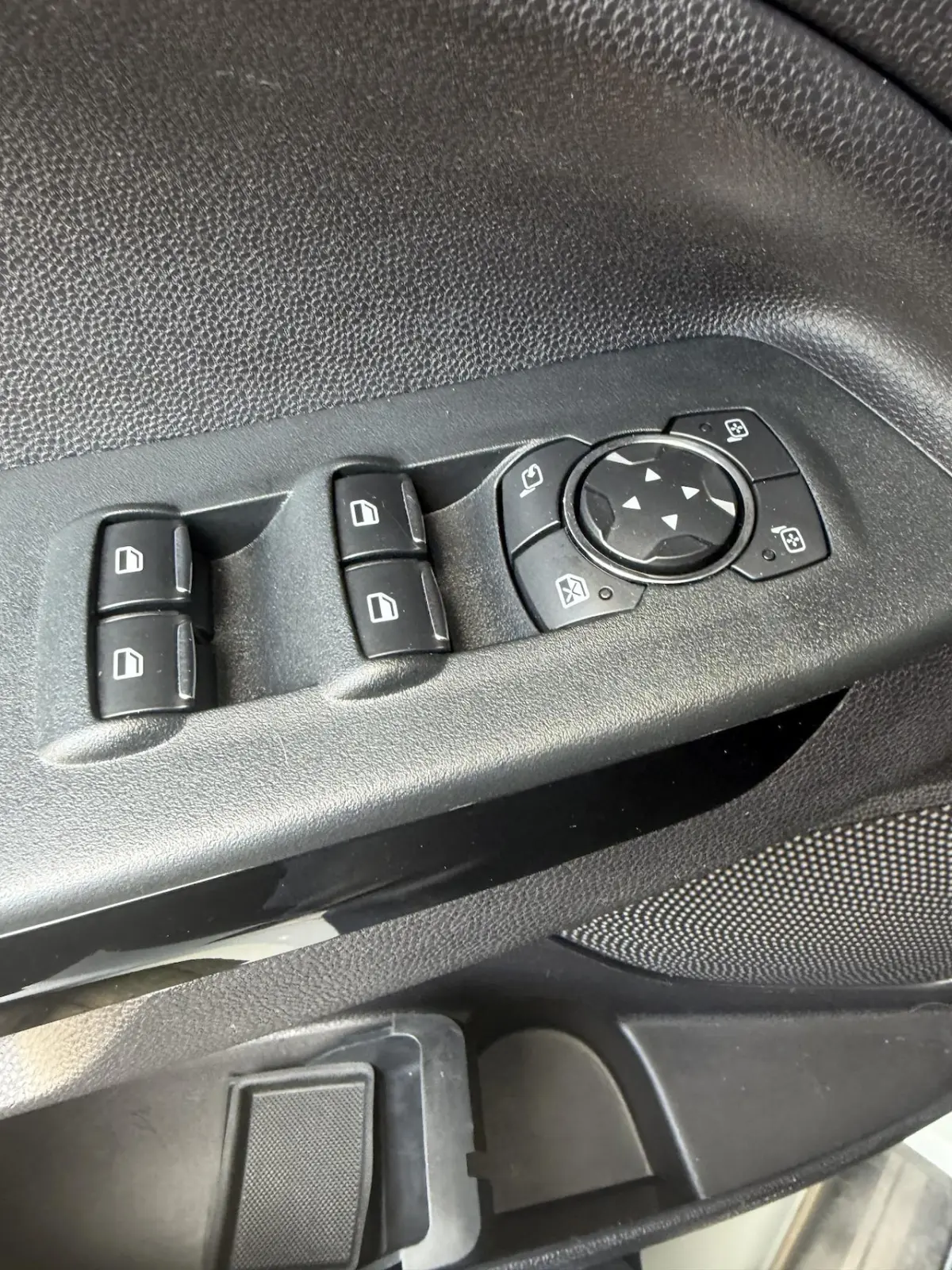 1.0 EcoBoost ST-Line 126Pk