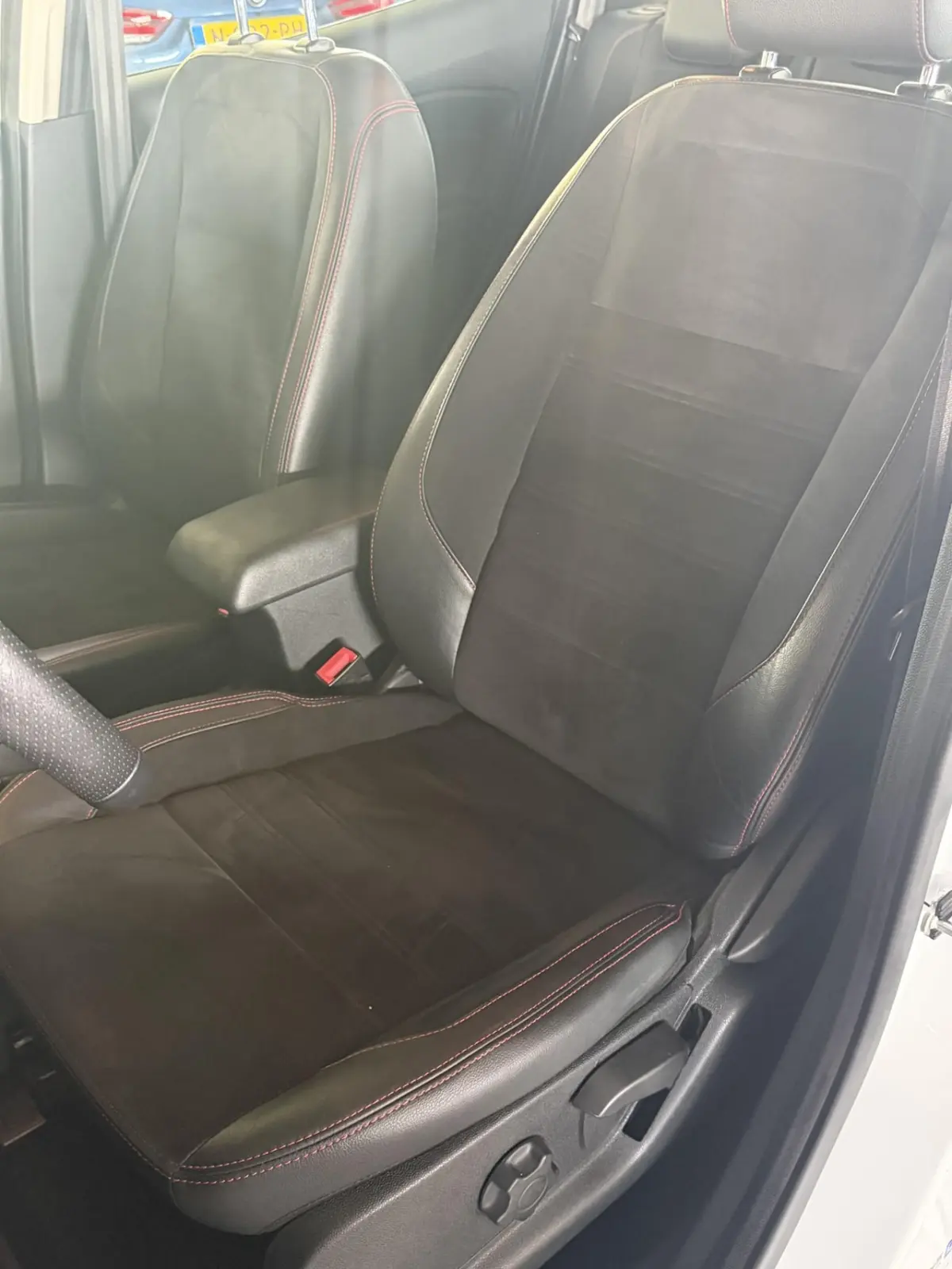 1.0 EcoBoost ST-Line 126Pk