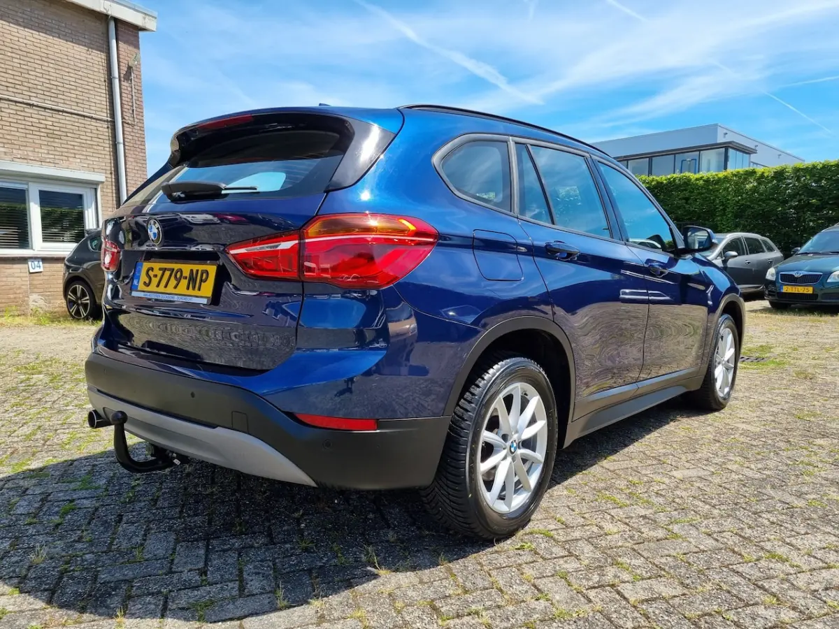 sDrive18i Executive âTREKHAAK âNIEUWE KOPPELING