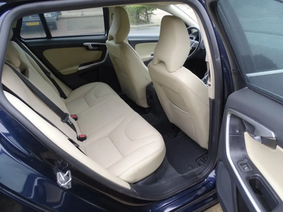 1.5 T2 POLAR+-Automaat-Leer-Navi-Media-Blth-Verw stl-Trkh