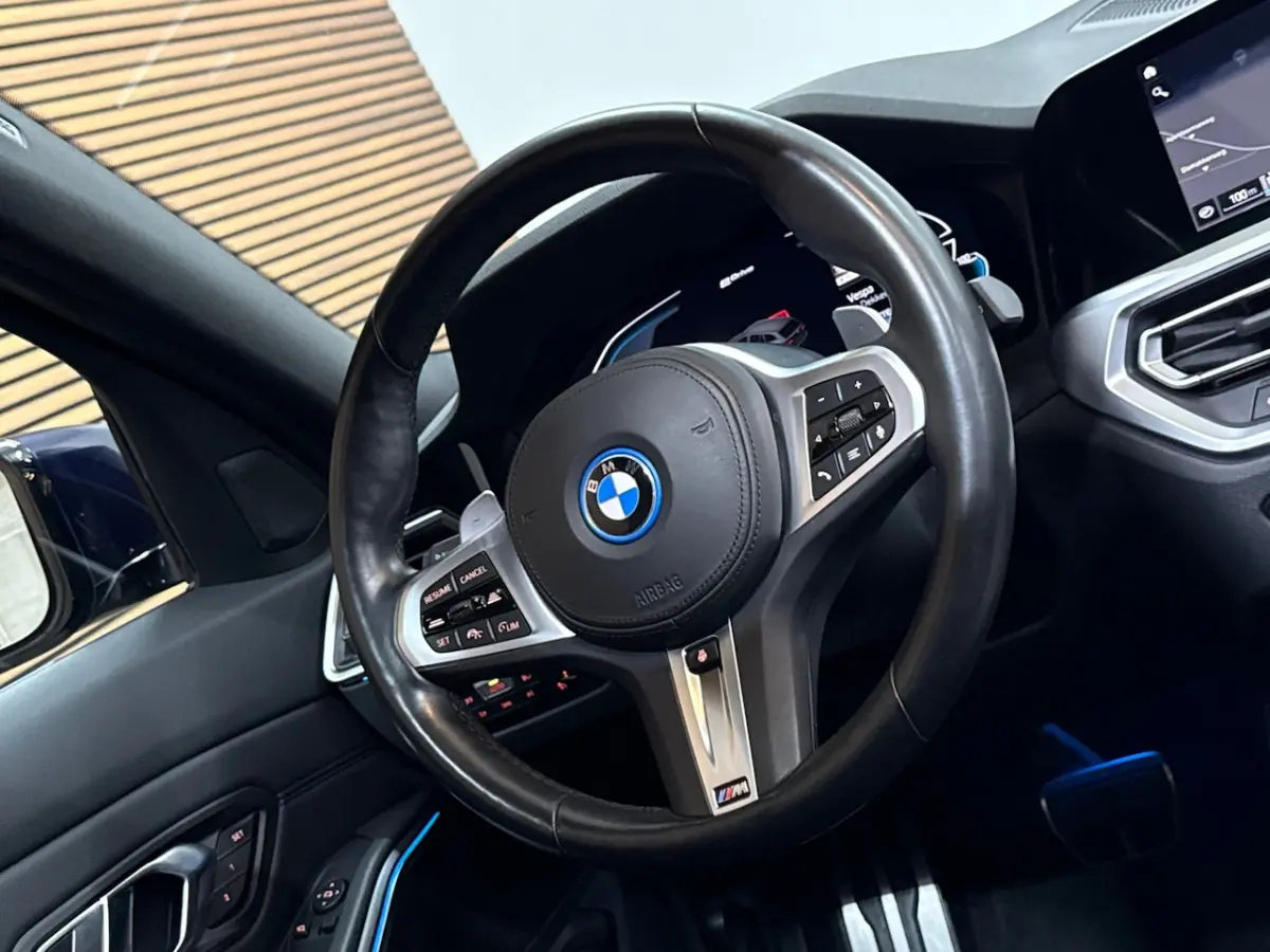 330e High Executive M-Sport| Panorama | ACC | Trekhaak | 360Â° Camera | HiFi | Leder/Alcant