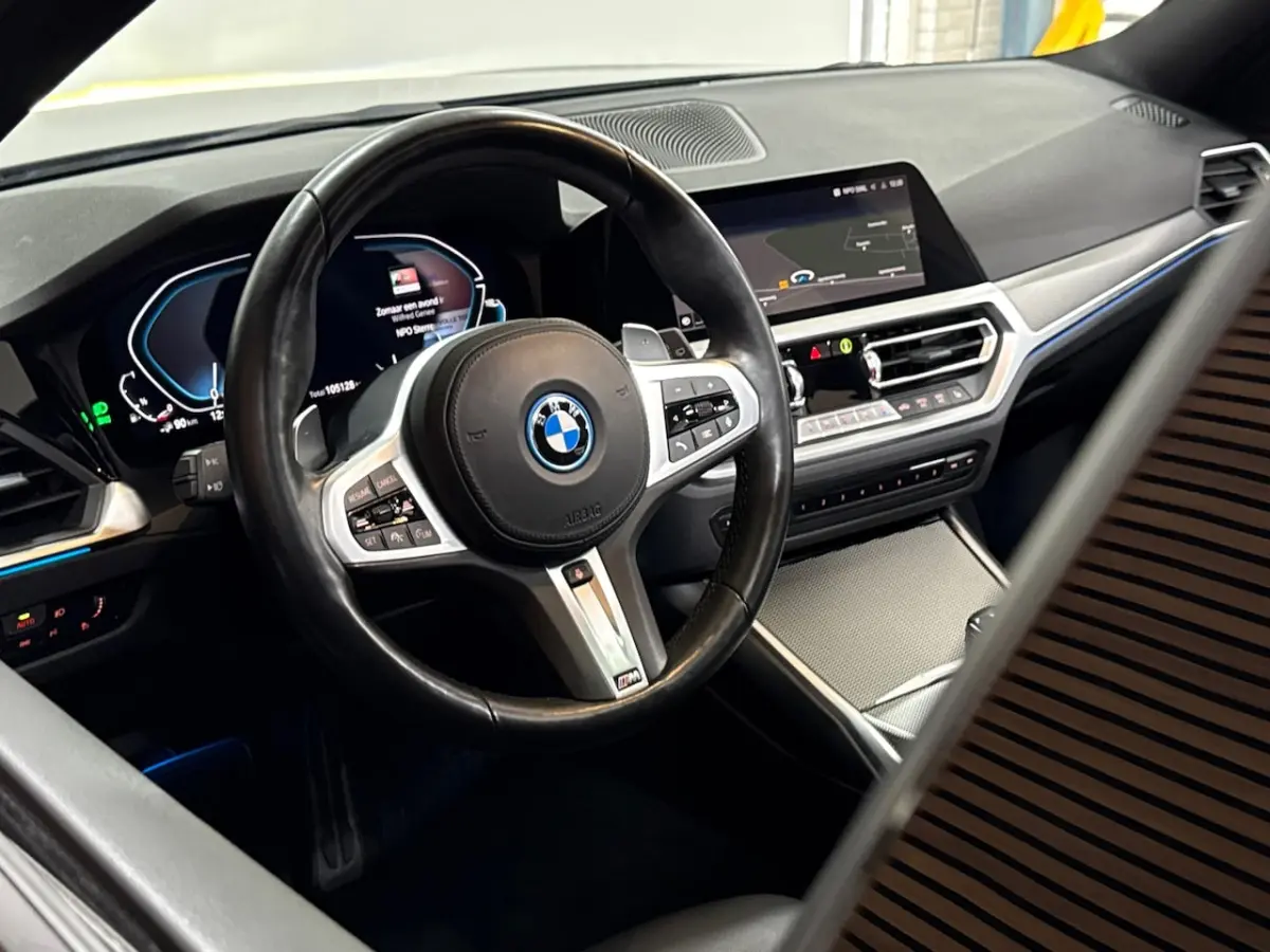 330e High Executive M-Sport| Panorama | ACC | Trekhaak | 360Â° Camera | HiFi | Leder/Alcant