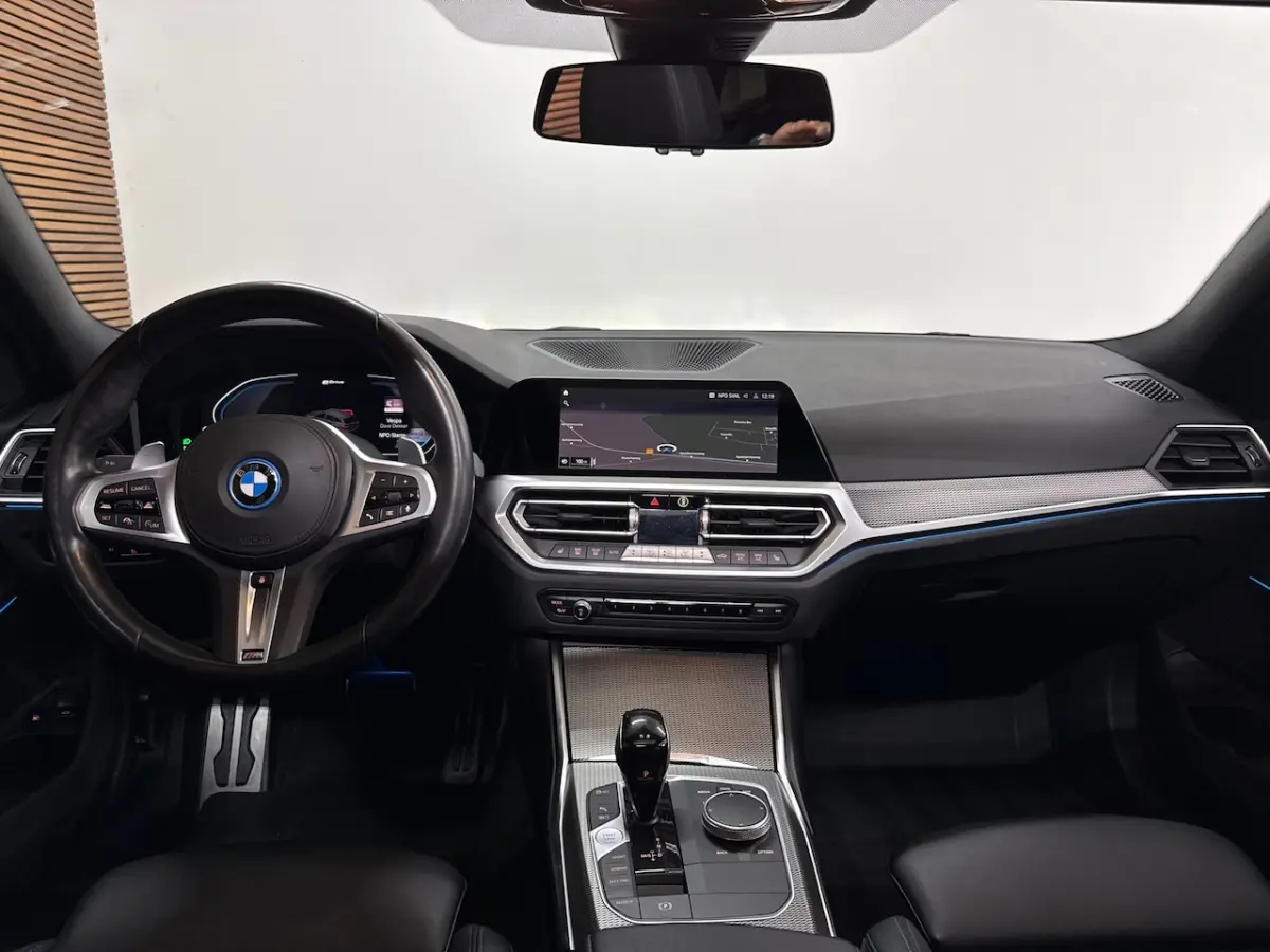 330e High Executive M-Sport| Panorama | ACC | Trekhaak | 360Â° Camera | HiFi | Leder/Alcant