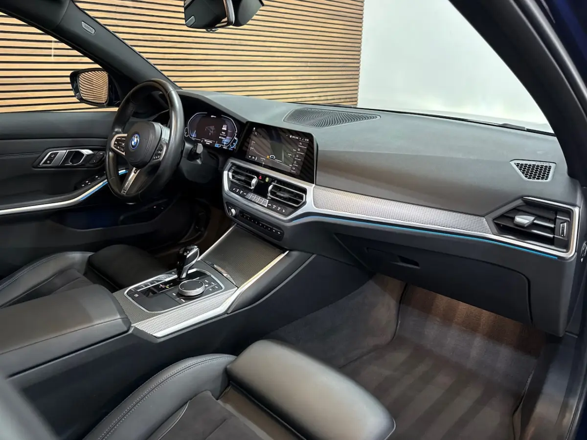 330e High Executive M-Sport| Panorama | ACC | Trekhaak | 360Â° Camera | HiFi | Leder/Alcant
