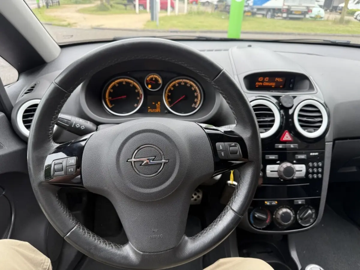 1.4-16V Color Edition airco cruise control 3drs
