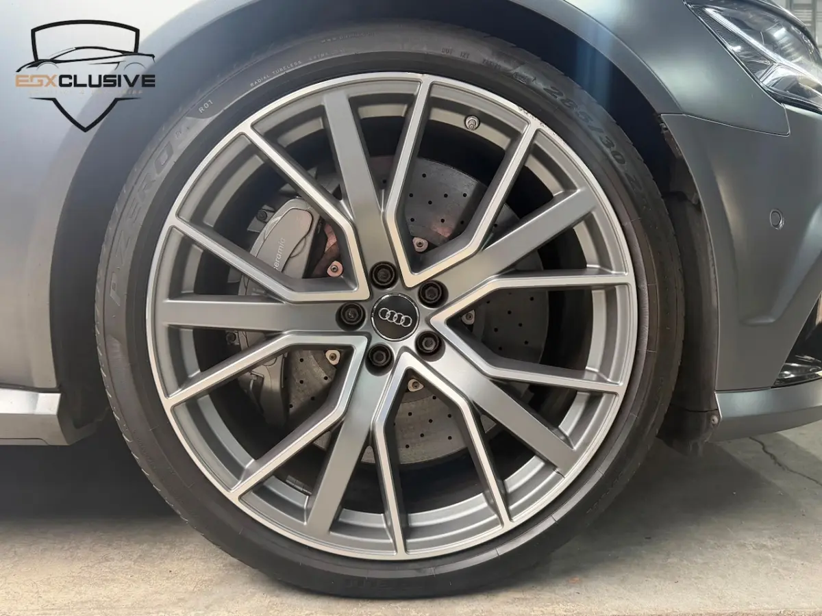 4.0 TFSI Quattro Performance Akrapovic/Ceramic/Pano/B&O/Night/Pro Line Plus