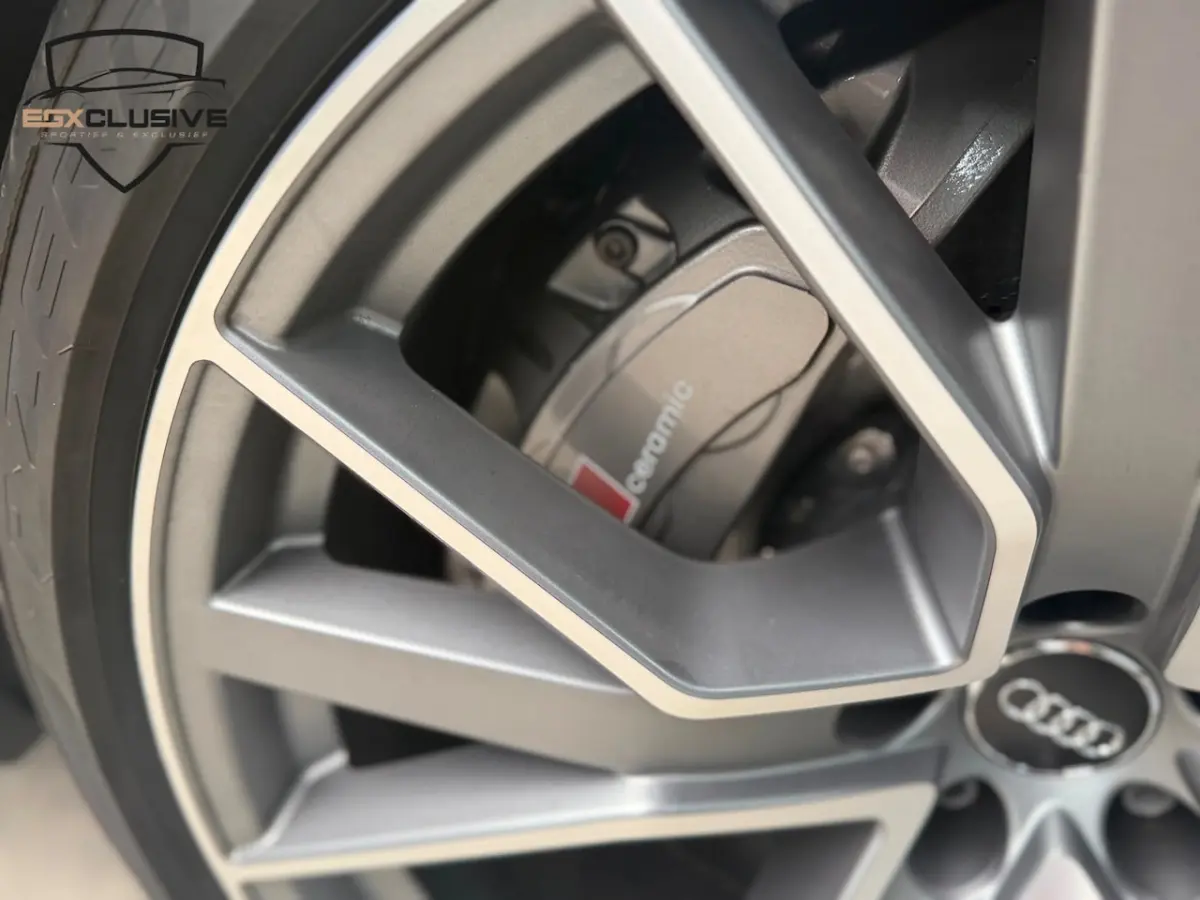 4.0 TFSI Quattro Performance Akrapovic/Ceramic/Pano/B&O/Night/Pro Line Plus