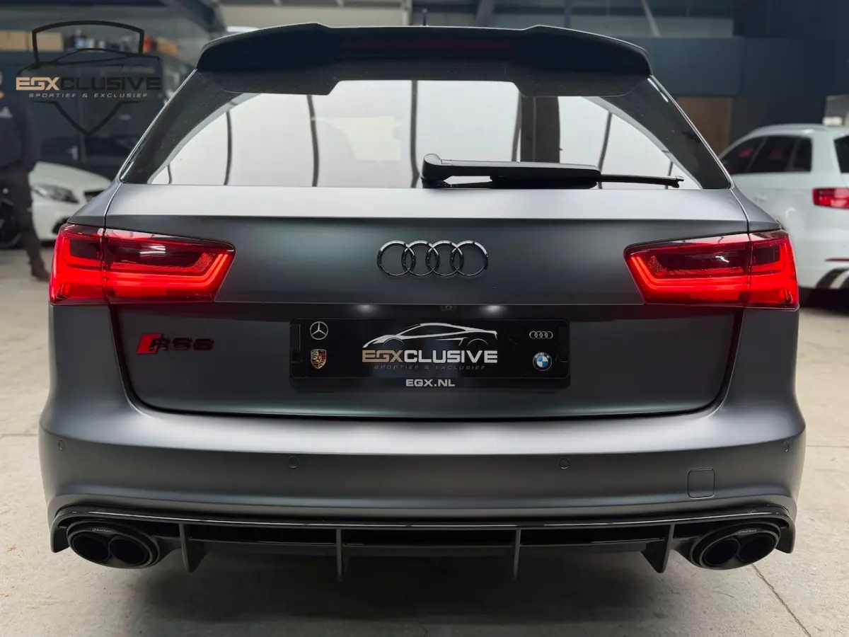 4.0 TFSI Quattro Performance Akrapovic/Ceramic/Pano/B&O/Night/Pro Line Plus